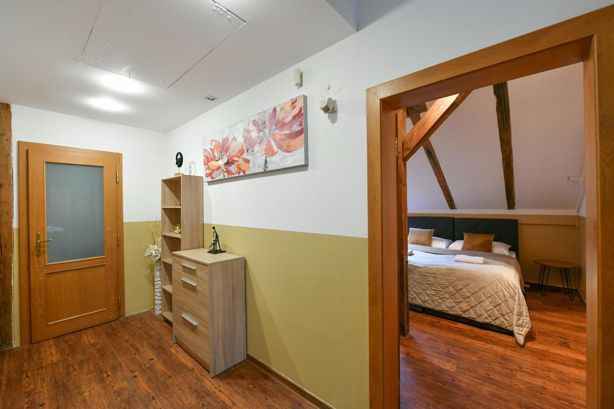 Amazing Charles Bridge Apartment Prague Exterior photo