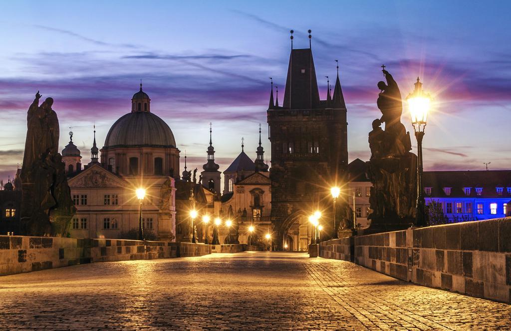Amazing Charles Bridge Apartment Prague Room photo
