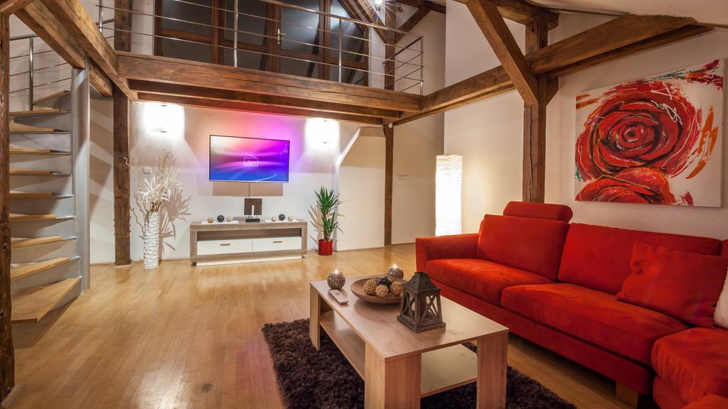 Amazing Charles Bridge Apartment Prague Room photo