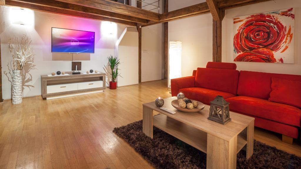 Amazing Charles Bridge Apartment Prague Room photo