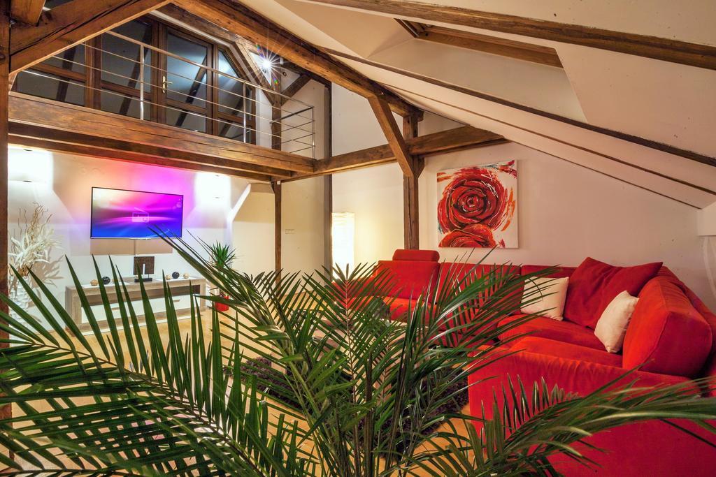 Amazing Charles Bridge Apartment Prague Room photo