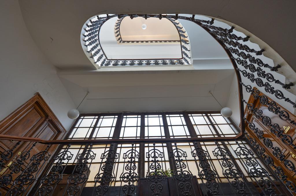 Amazing Charles Bridge Apartment Prague Exterior photo