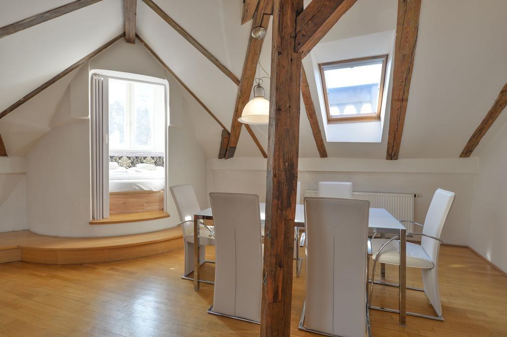 Amazing Charles Bridge Apartment Prague Exterior photo